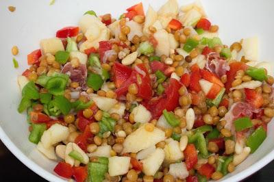 Ensalada de lentejas con pimiento y manzana