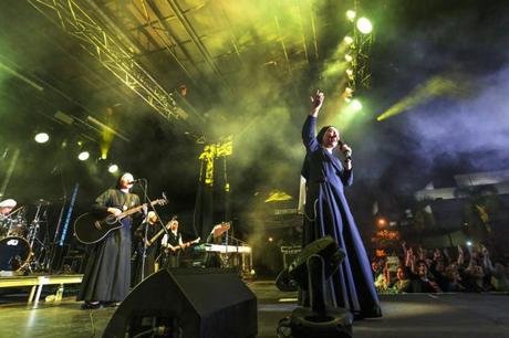 Siervas: el grupo de rock formado por 11 monjas