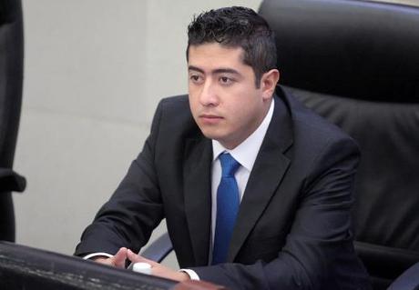 Diputado Jorge Miranda realiza infructuoso viaje a España pagado por el Congreso