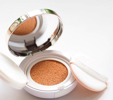 Everlasting Cushion, base de maquillaje de Clarins que lo tiene todo