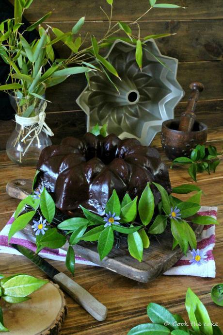 avocado-and-zucchini-bundt-cake, bizcocho-de-calabacín-y-aguacate