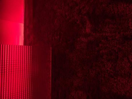 Hangar Bicocca recrea los ambientes espaciales de Lucio Fontana