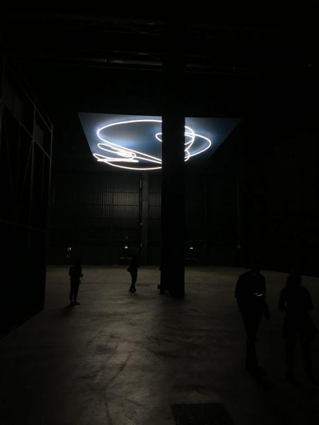 Hangar Bicocca recrea los ambientes espaciales de Lucio Fontana