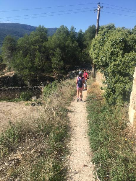 senderismo, haz deporte, trekking, salida en familia, salida al campo, Els canalons, racó de sant bonaventrua, alcoy, salt, via verde, puente de las 7 lunas, barrio de batoy, casas del salt, río polop, paso de la muerte, 