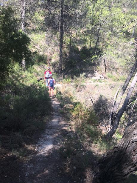 senderismo, haz deporte, trekking, salida en familia, salida al campo, Els canalons, racó de sant bonaventrua, alcoy, salt, via verde, puente de las 7 lunas, barrio de batoy, casas del salt, río polop, paso de la muerte, 