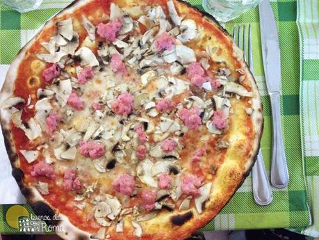 Pizza boscaiola en pizzería Il Podista