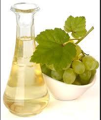 Aceite y fruta con uva: salud y belleza en la mesa Aceite y fruta con uva: salud y belleza en la mesa