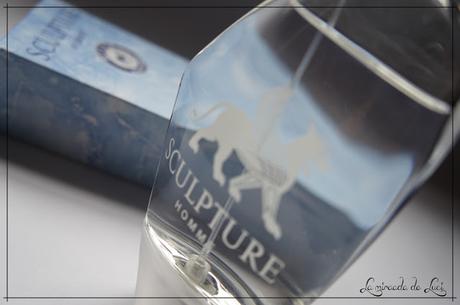 SEPTIEMBRE HUELE A...NIKOS, Sculpture pour Homme