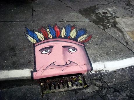 Los artistas convierten objetos aburridos de la calle en divertidas obras de arte