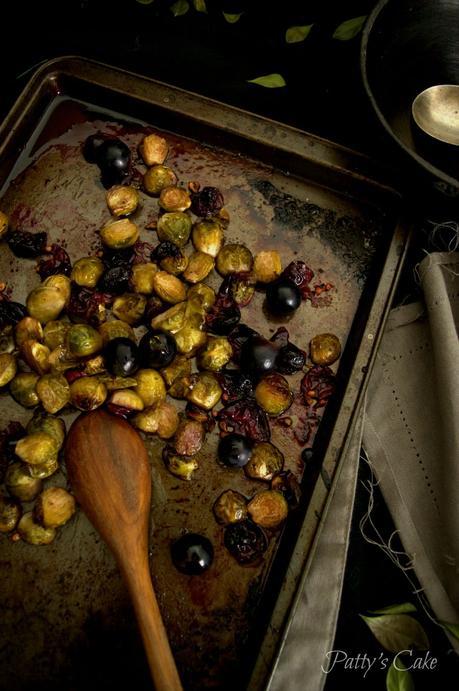 Ensalada templada de coles de Bruselas, uvas y nueces - aprendiendo a comer rico Ensalada templada de coles de Bruselas, uvas y nueces - aprendiendo a comer rico