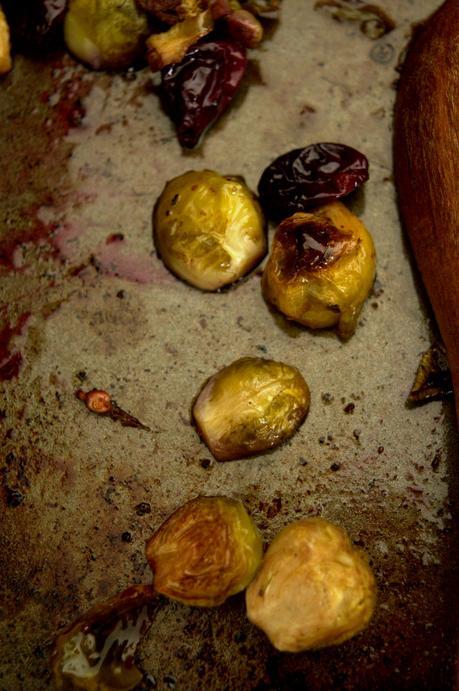 Ensalada templada de coles de Bruselas, uvas y nueces - aprendiendo a comer rico Ensalada templada de coles de Bruselas, uvas y nueces - aprendiendo a comer rico