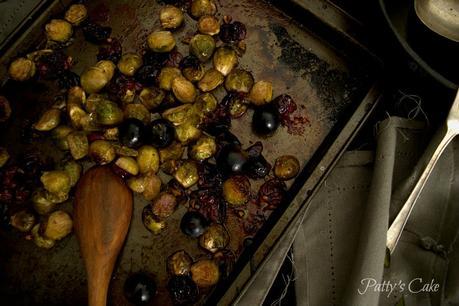 Ensalada templada de coles de Bruselas, uvas y nueces - aprendiendo a comer rico Ensalada templada de coles de Bruselas, uvas y nueces - aprendiendo a comer rico