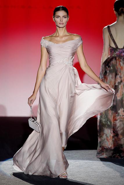 Hannibal Laguna nos vuelve a conquistar con su colección de vestidos de fiesta 2018 