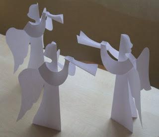 Hermosos colgantes de angelitos de papel para decorar