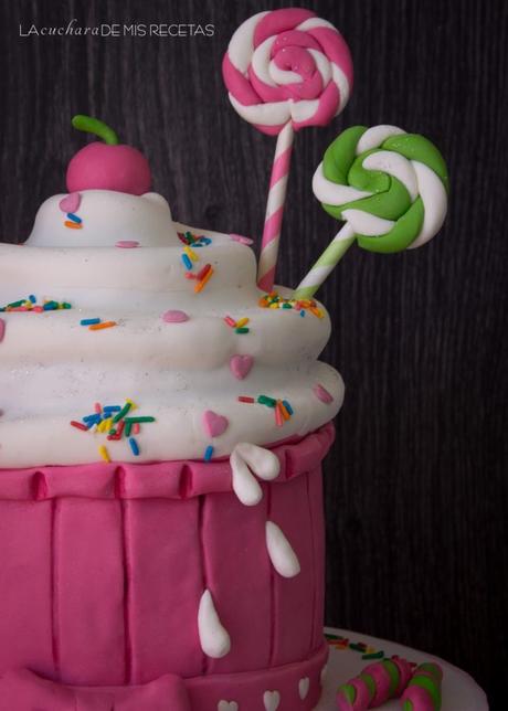 Tarta cupcake gigante- un cumpleaños muy divertido