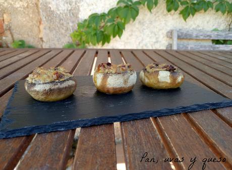 Champiñones rellenos de mozzarella y tomates secos (tradicional o Thermomix) Champiñones rellenos de mozzarella y tomates secos (tradicional o Thermomix)