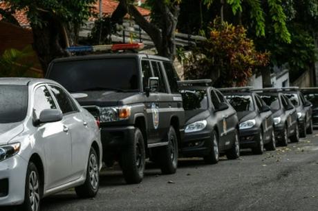 Siete detenidos en #Venezuela por foto de #mujeres dando a luz en sala de espera #Sebin #Cicpc Siete detenidos en #Venezuela por foto de #mujeres dando a luz en sala de espera #Sebin #Cicpc