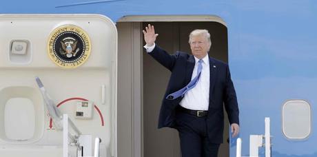 Trump en Puerto Rico evaluando daños de María.