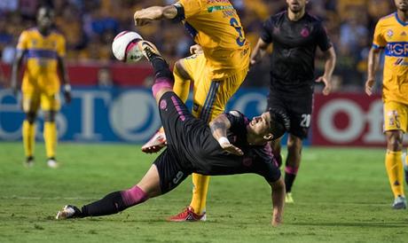 Comunicado médico sobre la lesión de Alan Pulido Comunicado médico sobre la lesión de Alan Pulido