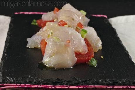 Merluza marinada a la japonesa con aceite de hinojo