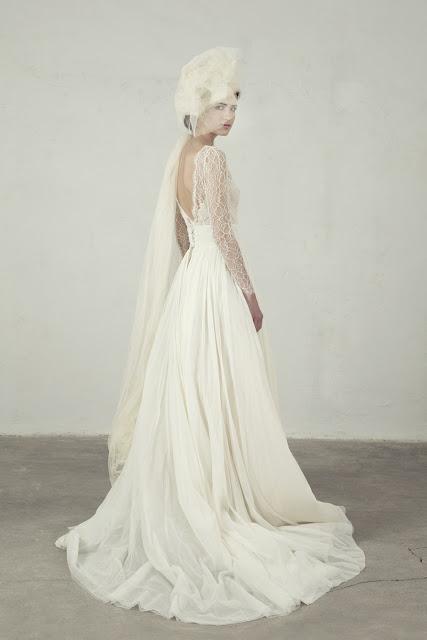 La novia 2018 de Cortana es una mujer hedonista y de espíritu libre sin dejar de ser mediterránea y bohemia