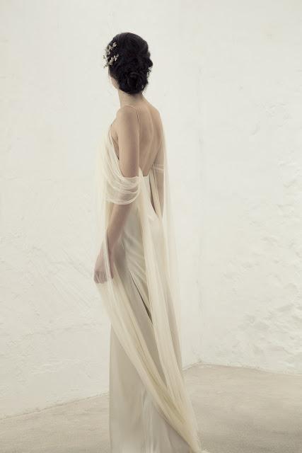 La novia 2018 de Cortana es una mujer hedonista y de espíritu libre sin dejar de ser mediterránea y bohemia