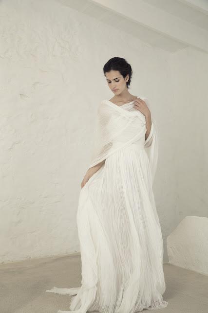 La novia 2018 de Cortana es una mujer hedonista y de espíritu libre sin dejar de ser mediterránea y bohemia