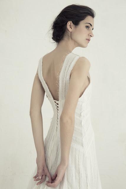 La novia 2018 de Cortana es una mujer hedonista y de espíritu libre sin dejar de ser mediterránea y bohemia