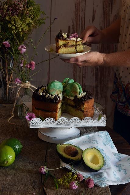 avocado-cake-with-poppy-seeds, bizcocho-de-aguacate-con-semillas-de-amapola