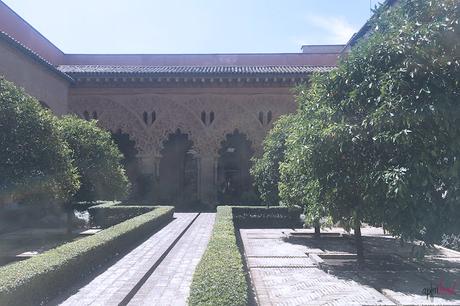 Paseo por: el palacio de la Aljafería