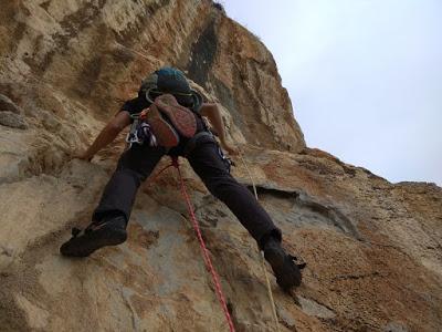 Via Chani a la Falconera (130mt, V )Garraf