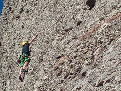 Via de la Cabra a la Panxa del Bisbe (165 mt 6a) Via de la Cabra a la Panxa del Bisbe (165 mt 6a)