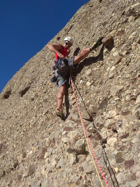 Via de la Cabra a la Panxa del Bisbe (165 mt 6a) Via de la Cabra a la Panxa del Bisbe (165 mt 6a)