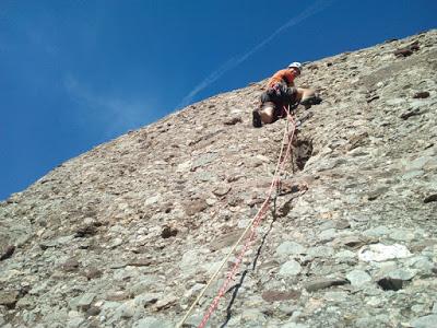 Via de la Cabra a la Panxa del Bisbe (165 mt 6a)