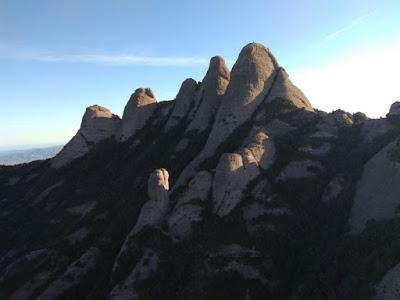 Via de la Cabra a la Panxa del Bisbe (165 mt 6a) Via de la Cabra a la Panxa del Bisbe (165 mt 6a)