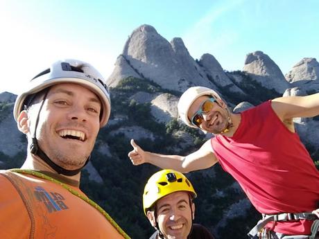 Via de la Cabra a la Panxa del Bisbe (165 mt 6a) Via de la Cabra a la Panxa del Bisbe (165 mt 6a)