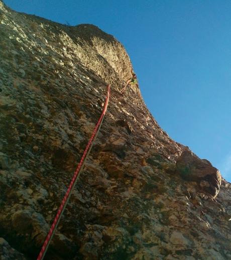 Via de la Cabra a la Panxa del Bisbe (165 mt 6a) Via de la Cabra a la Panxa del Bisbe (165 mt 6a)
