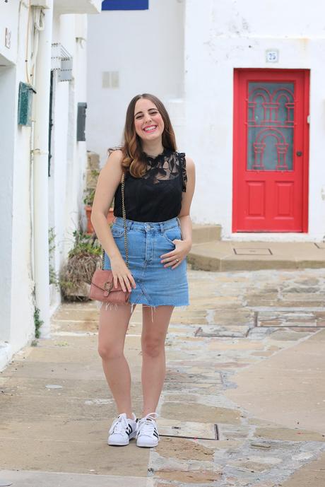 Outfit Sportychic con Adidas Superstar