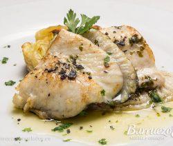 Filetes de rodaballo con salsa meunière y gratín de patata
