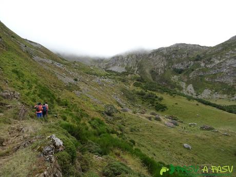 Ruta a Peña Chana: Sobre las Brañas de Sousas