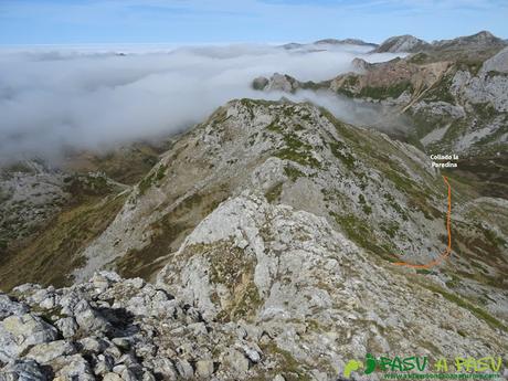 Ruta a Peña Chana: Bajando de Picos Blancos al Collado la Paredina