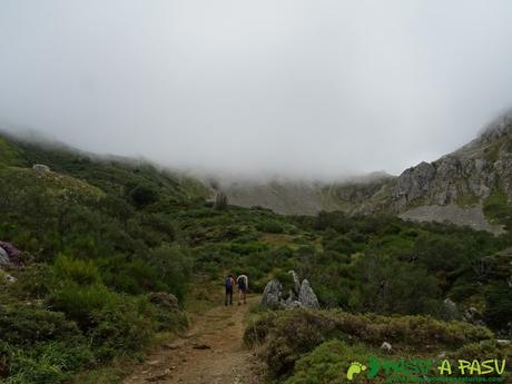 Ruta a Peña Chana: Camino al Alto de Muñón