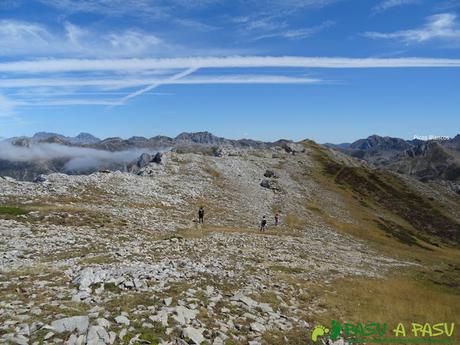 Ruta a Peña Chana: Hacia Picos Blancos