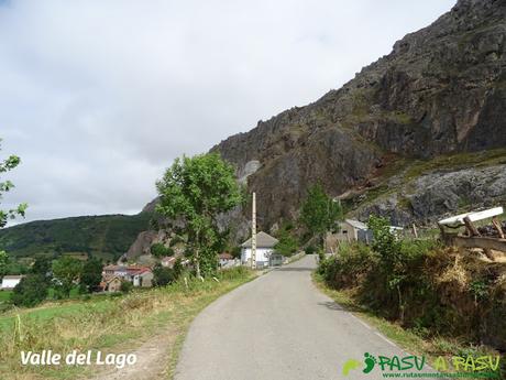 Ruta a Peña Chana: Valle del Lago