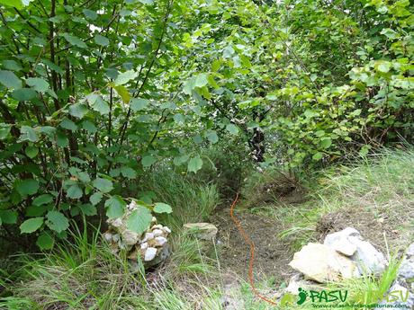 Ruta por el CANAL DE REÑINUEVO desde URDÓN Canal de Reñinuevo: Jitos para abandonar canal.