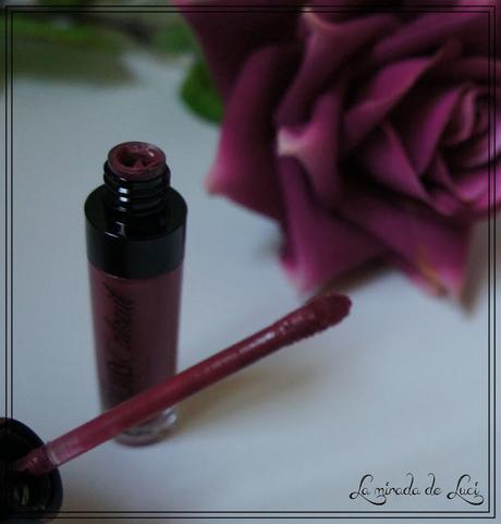 WET N WILD, Megalast Liquid Catsuit, Berry Recognize