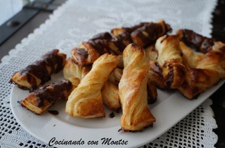 Lazos de hojaldres con leche condensada Lazos de hojaldres con leche condensada