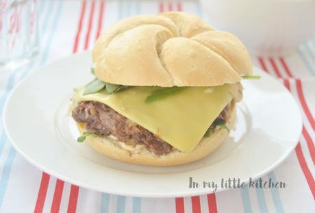 Burger bull de rabo de toro- Cooking the chef (Dani Garcia) Burger bull de rabo de toro- Cooking the chef (Dani Garcia)