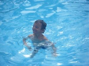 Piscina-hidroterapia-natación-discapacidad-autismo-Cuéntame-relatos-blog