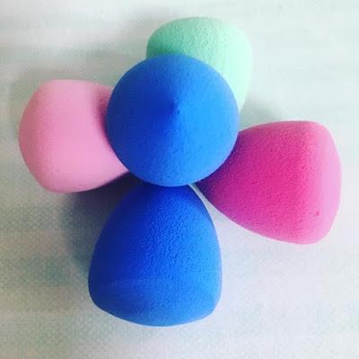 esponjas de maquillaje, paleta correctores, perfilador de cejas, silisponge, esponja de silicona, beauty blender, 